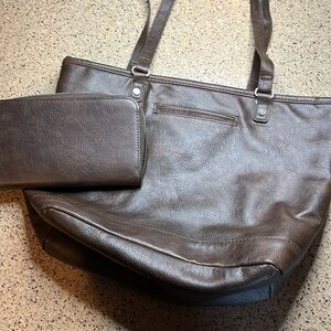 Thirty-One By Jewell Brown Shoulder Bag and Wallet Set